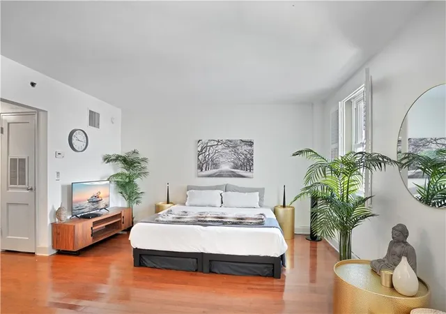 Photo 4 of Condo for sale at 1205 St Charles Ave #704, New Orleans, LA 70130 | MLS# 2572456 | Listing updated on 2026-08-14
