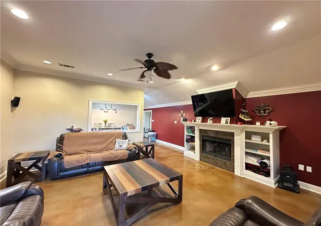 Photo 3 of Single family home for sale at 2591 Schwegmann Dr, Marrero, LA 70072 | MLS# 2572605 | Listing updated on 2026-08-15