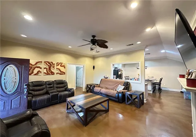 Photo 3 of Sale Pending at 2591 Schwegmann Dr, Marrero, LA 70072 | MLS# 2572605 | Listing updated on 2026-10-02