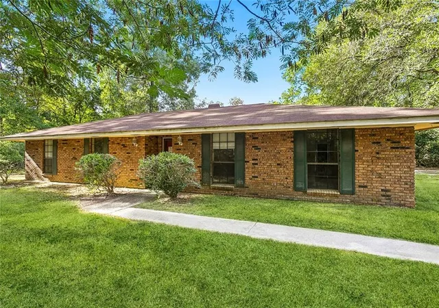 Photo 1 of Single family home for sale at 18536 Highway 40, Covington, LA 70435 | MLS# 2572215 | Listing updated on 2026-08-15