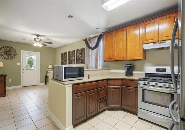 Listing Photo 5 - Condo for sale in building located at 2441 43 Gladiolus St, New Orleans, LA 70122