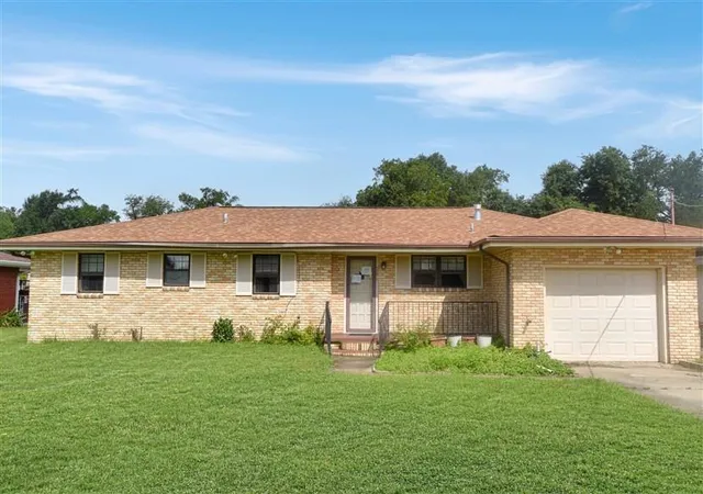 Photo 1 of Sale Pending at 308 Oak Ln, Luling, LA 70070 | MLS# 2572658 | Listing updated on 2026-08-24