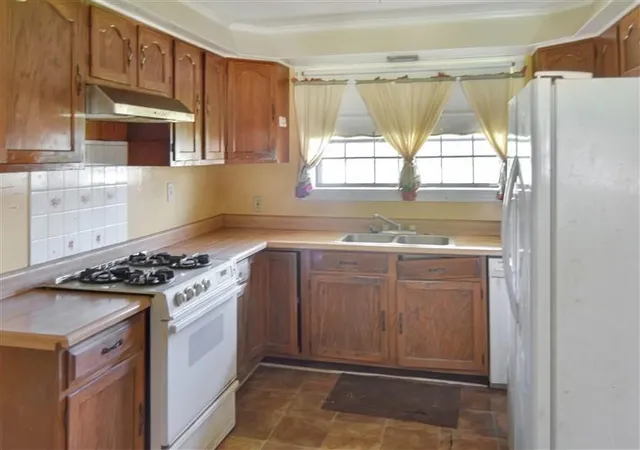 Photo 2 of Sale Pending at 308 Oak Ln, Luling, LA 70070 | MLS# 2572658 | Listing updated on 2026-08-24