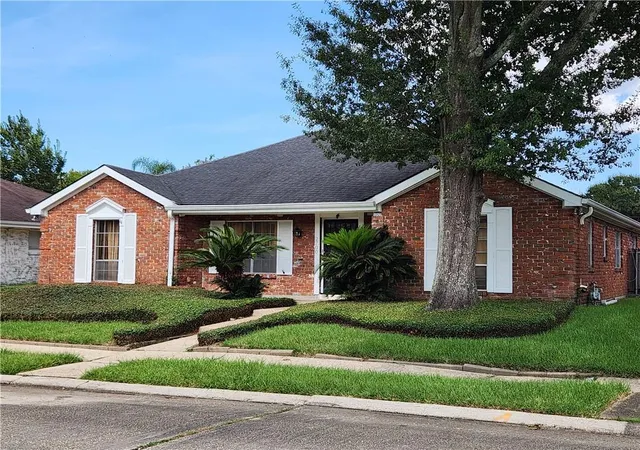 Photo 2 of Single family home for sale at 2700 Danbury Dr, New Orleans, LA 70131 | MLS# 2571582 | Listing updated on 2026-08-16