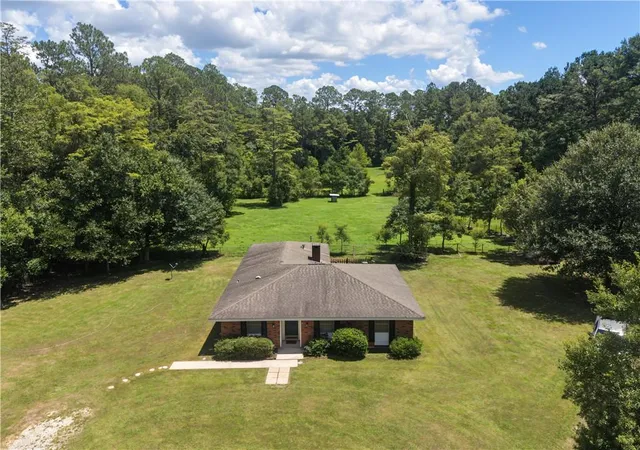 Photo 3 of Single family home for sale at 70134 Carmel Rd, Mandeville, LA 70471 | MLS# 2572785 | Listing updated on 2026-08-18