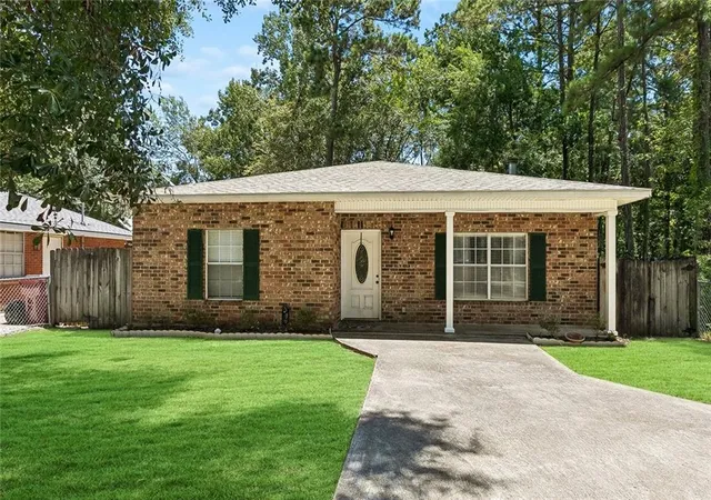2nd image of 1335 Girod St, Mandeville, LA 70448 | MLS# 2572476