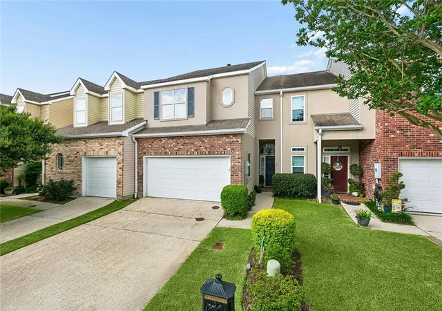 Photo 1 of Townhouse for sale at 5 W Nouveau Ln, Metairie, LA 70003 | MLS# 2571916 | Listing updated on 2026-08-18
