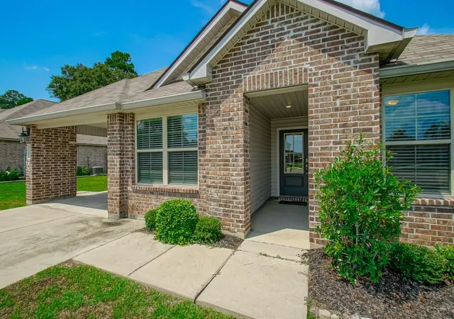 Photo 3 of Single family home for sale at 18245 Fox Holw Loop, Hammond, LA 70401 | MLS# 2572797 | Listing updated on 2026-08-26