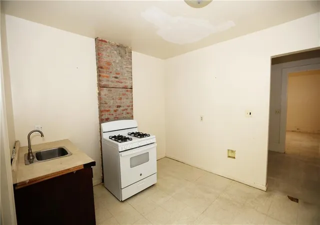 Listing Photo 5 - Condo for sale in building located at 452 54 Jackson Ave, New Orleans, LA 70130