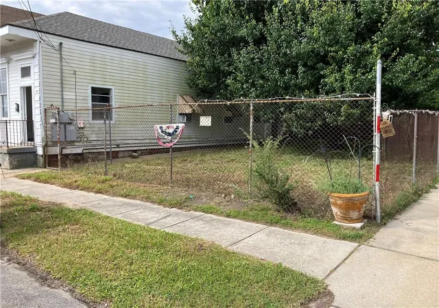 Photo 2 of Land for sale at 460 Jackson Ave, New Orleans, LA 70130 | MLS# 2572788 | Listing updated on 2026-08-24