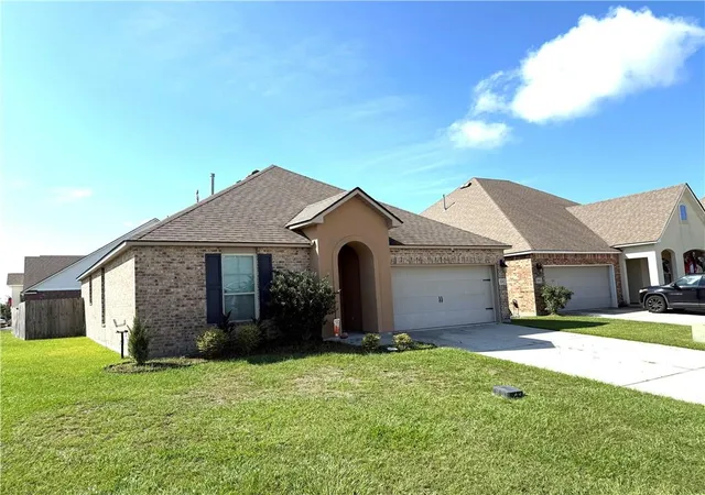 Photo 2 of Single family home for sale at 228 E Lake Dr, Slidell, LA 70461 | MLS# 2572404 | Listing updated on 2026-08-17