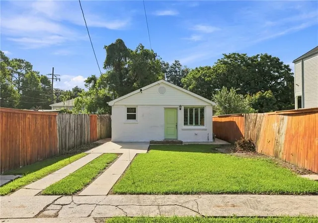 Photo 2 of Single family home for sale at 421 Tupelo St, New Orleans, LA 70117 | MLS# 2572880 | Listing updated on 2026-08-17