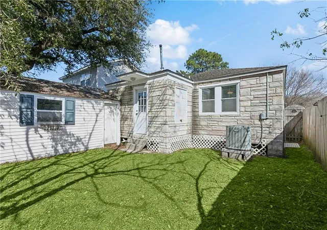 Photo 19 of Single family home for sale at 15 Labarre Pl, Jefferson, LA 70121 | MLS# 2568089 | Listing updated on 2026-08-18