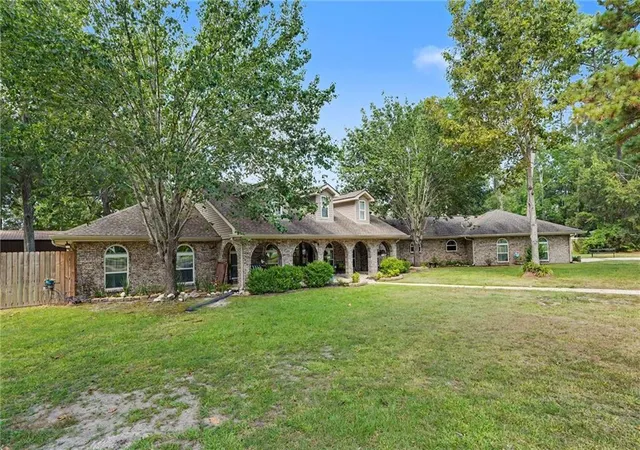 2nd image of 404 Weldon Park Dr, Mandeville, LA 70471 | MLS# 2571496