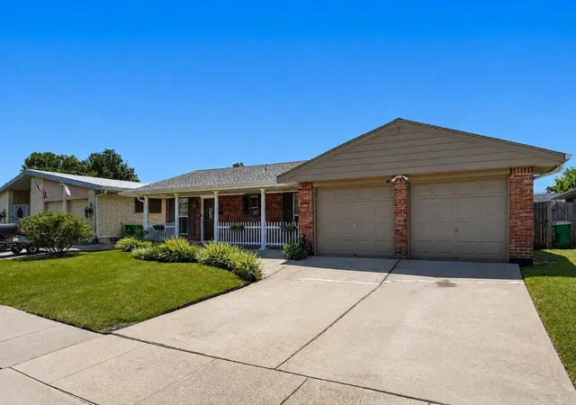 Photo 3 of Single family home for sale at 6700 Ithaca St, Metairie, LA 70003 | MLS# 2572931 | Listing updated on 2026-08-18