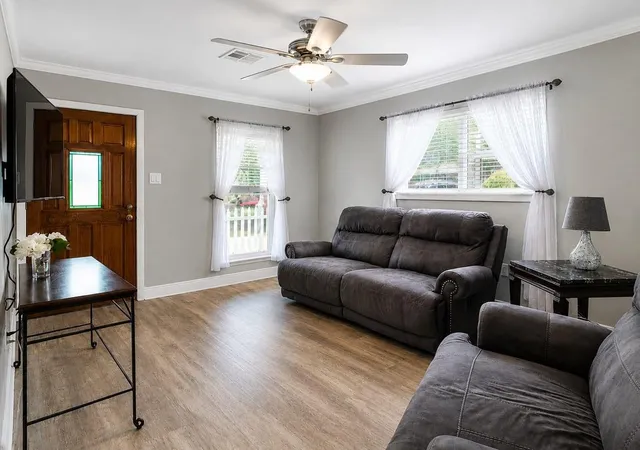 Photo 4 of Single family home for sale at 6700 Ithaca St, Metairie, LA 70003 | MLS# 2572931 | Listing updated on 2026-08-18