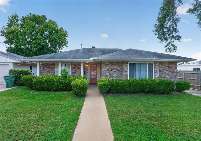 Photo 1 of Single family home for sale at 3916 Haring Rd, Metairie, LA 70006 | MLS# 2573113 | Listing updated on 2026-08-19