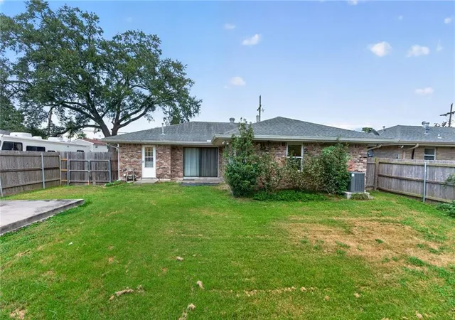 Photo 3 of Single family home for sale at 3916 Haring Rd, Metairie, LA 70006 | MLS# 2573113 | Listing updated on 2026-08-19