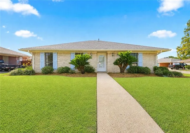 Photo 1 of Sale Pending at 405 Mary Hughes Dr, Houma, LA 70363 | MLS# 2572960 | Listing updated on 2026-08-25