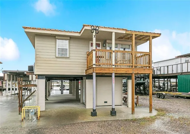 Photo 3 of Single family home for sale at 307 Martin Ln, Port Sulphur, LA 70083 | MLS# 2573141 | Listing updated on 2026-08-19
