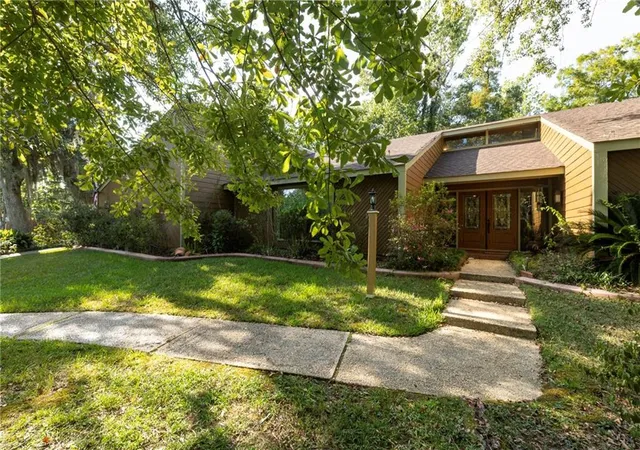 Photo 2 of Single family home for sale at 110 Twin Oaks Dr, Slidell, LA 70461 | MLS# 2569624 | Listing updated on 2026-08-22