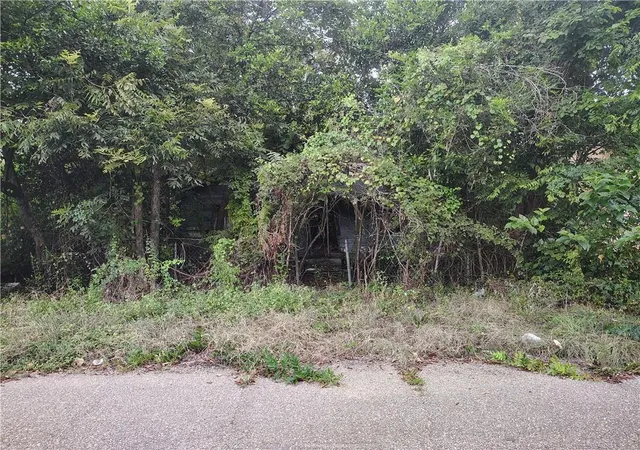 5th image of 909 S Royal St, Bogalusa, LA 70427 | MLS# 2573175