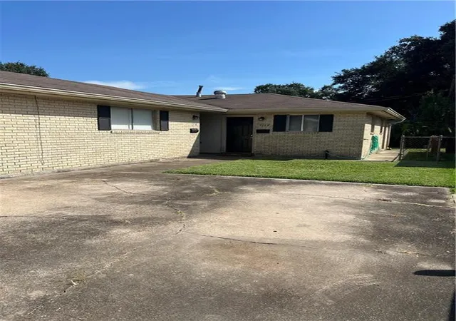 Listing Photo 3 - Condo for sale in building located at 111 E F Stockfletch St, Belle Chasse, LA 70037