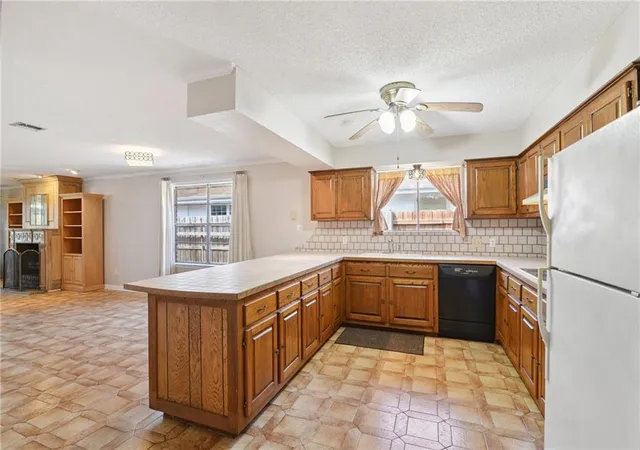 Photo 4 of Single family home for sale at 1528 Nursery Ave, Metairie, LA 70005 | MLS# 2573217 | Listing updated on 2026-08-19