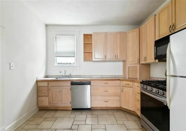 Photo 3 of Single family home for sale at 124 S Clark St, New Orleans, LA 70119 | MLS# 2572895 | Listing updated on 2026-08-19