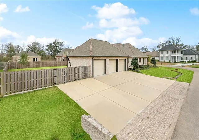 Photo 25 of Single family home for sale at 214 Cypress Xing Dr, Belle Chasse, LA 70037 | MLS# 2573249 | Listing updated on 2026-08-19