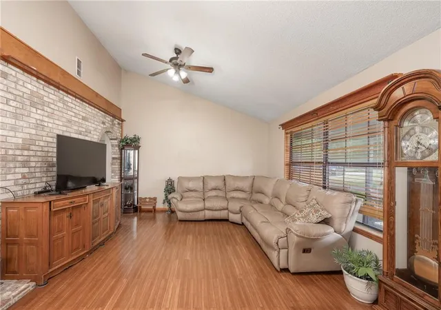 Photo 3 of Single family home for sale at 39463 Lees Landing Rd, Ponchatoula, LA 70454 | MLS# 2569112 | Listing updated on 2026-08-19