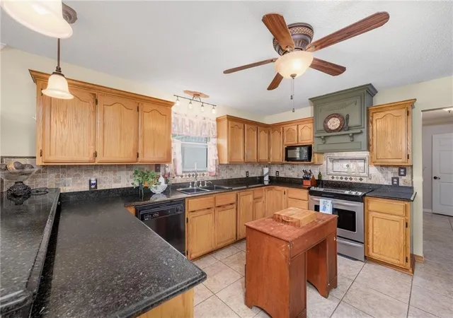 Photo 4 of Single family home for sale at 39463 Lees Landing Rd, Ponchatoula, LA 70454 | MLS# 2569112 | Listing updated on 2026-08-19
