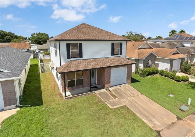 2nd image of 2020 Lac La Belle Dr, Harvey, LA 70058 | MLS# 2573298