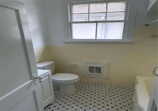 Listing Photo 5 - Condo for sale in building located at 2909-15 Hollygrove St, New Orleans, LA 70118