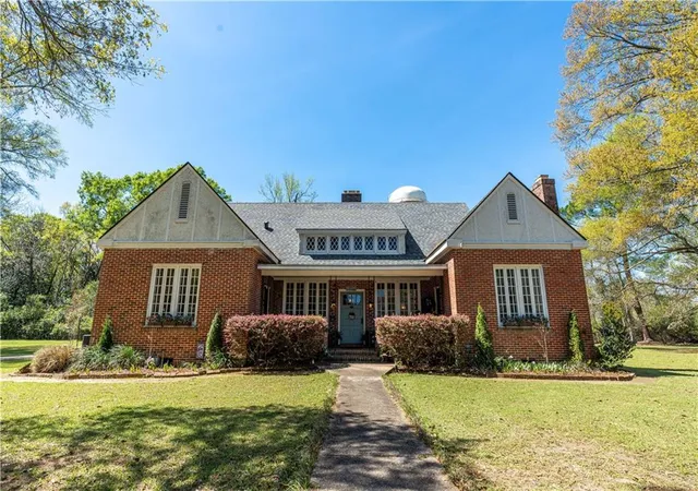 Photo 1 of Single family home for sale at 525 N Laurel St, Amite, LA 70422 | MLS# 2573260 | Listing updated on 2026-08-19