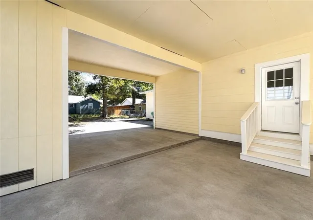 Photo 2 of Single family home for sale at 207 Pine St, Denham Springs, LA 70726 | MLS# 2573371 | Listing updated on 2026-08-20