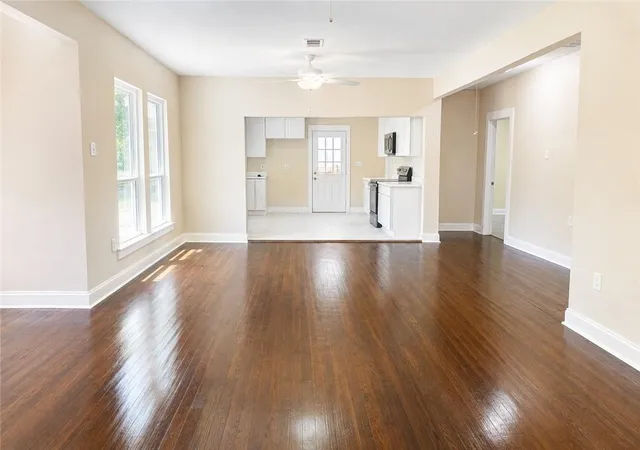 Photo 2 of Single family home for sale at 207 Pine St, Denham Springs, LA 70726 | MLS# 2573371 | Listing updated on 2026-08-20