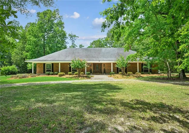 1st image of 1743 Goodyear Dr, Bogalusa, LA 70427 | MLS# 2572349