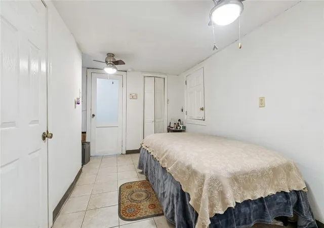 Listing Photo 5 - Condo for sale in building located at 3644 Fairmont Dr, New Orleans, LA 70122