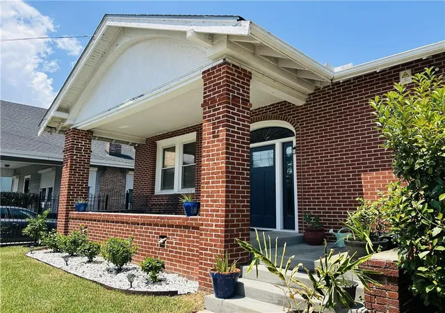 Photo 1 of Single family home for sale at 1801 S Gayoso St, New Orleans, LA 70125 | MLS# 2573276 | Listing updated on 2026-08-20