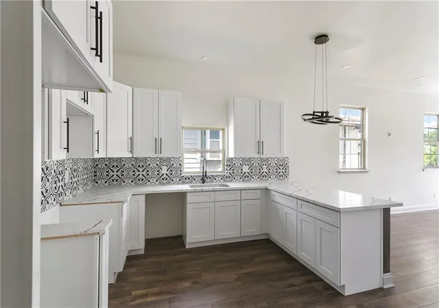 Listing Photo 5 - Condo for sale in building located at 3110 12 Arts St, New Orleans, LA 70122