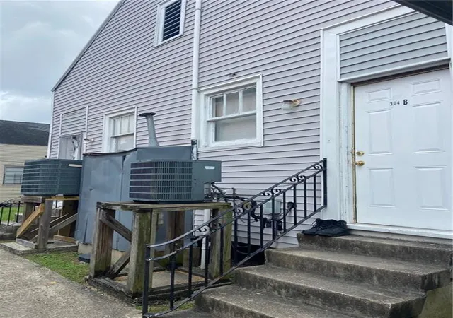 Photo 3 of House for sale at 304 S 06 Norman C Francis Pkwy, New Orleans, LA 70119 | MLS# 2573454 | Listing updated on 2026-08-20