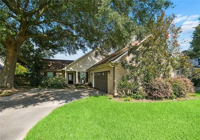 1st image of 1842 W Carriage House Dr, Baton Rouge, LA 70815 | MLS# 2573477