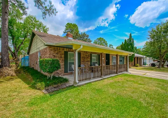 Photo 2 of Single family home for sale at 204 Rooks Dr, Slidell, LA 70458 | MLS# 2573475 | Listing updated on 2026-08-20