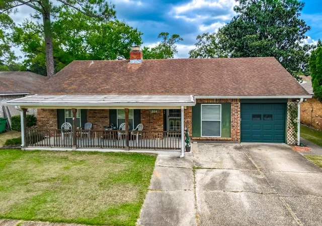 Photo 3 of Single family home for sale at 204 Rooks Dr, Slidell, LA 70458 | MLS# 2573475 | Listing updated on 2026-08-20