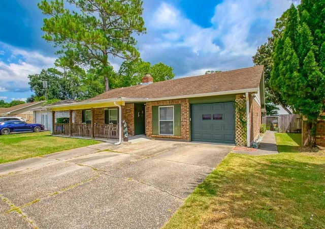 Photo 3 of Single family home for sale at 204 Rooks Dr, Slidell, LA 70458 | MLS# 2573475 | Listing updated on 2026-09-30