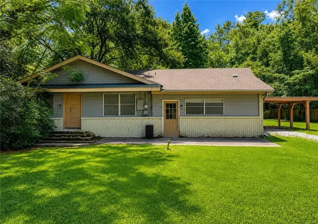 Photo 1 of Single family home for sale at 426 E Jesse Jones St, Covington, LA 70433 | MLS# 2572734 | Listing updated on 2026-09-23