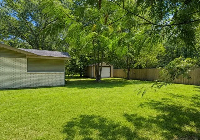 Photo 3 of Single family home for sale at 426 E Jesse Jones St, Covington, LA 70433 | MLS# 2572734 | Listing updated on 2026-09-23