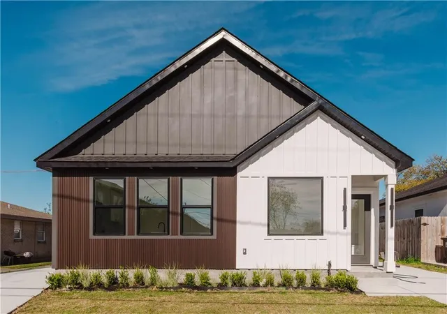 2nd image of 3410 12 Montesquieu St, Chalmette, LA 70043 | MLS# 2573545