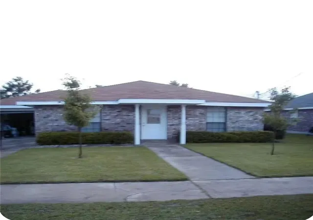 Photo 1 of Single family home for sale at 102 David Ct, Luling, LA 70070 | MLS# 2573540 | Listing updated on 2026-08-21